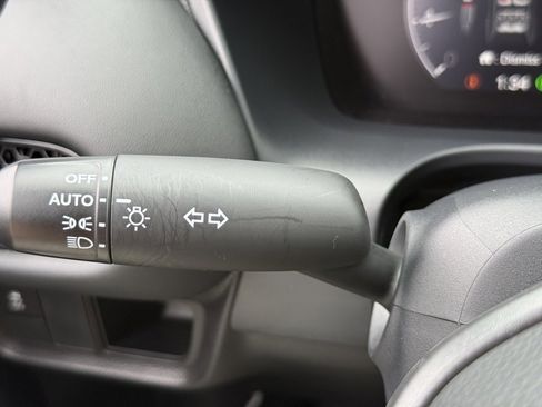 Used 2024 Honda HR-V LX image 16