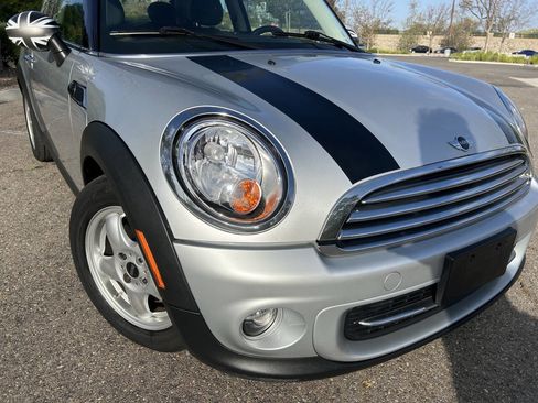 Used 2011 MINI Cooper Hardtop image 24