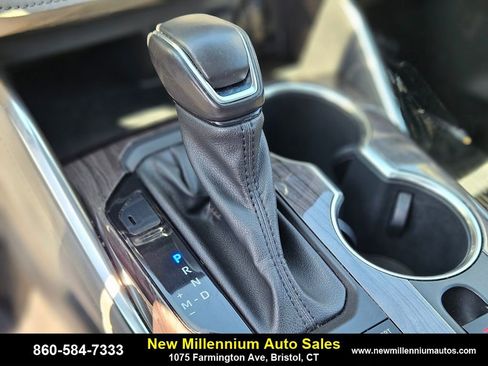 Used 2021 Toyota Highlander Limited image 24