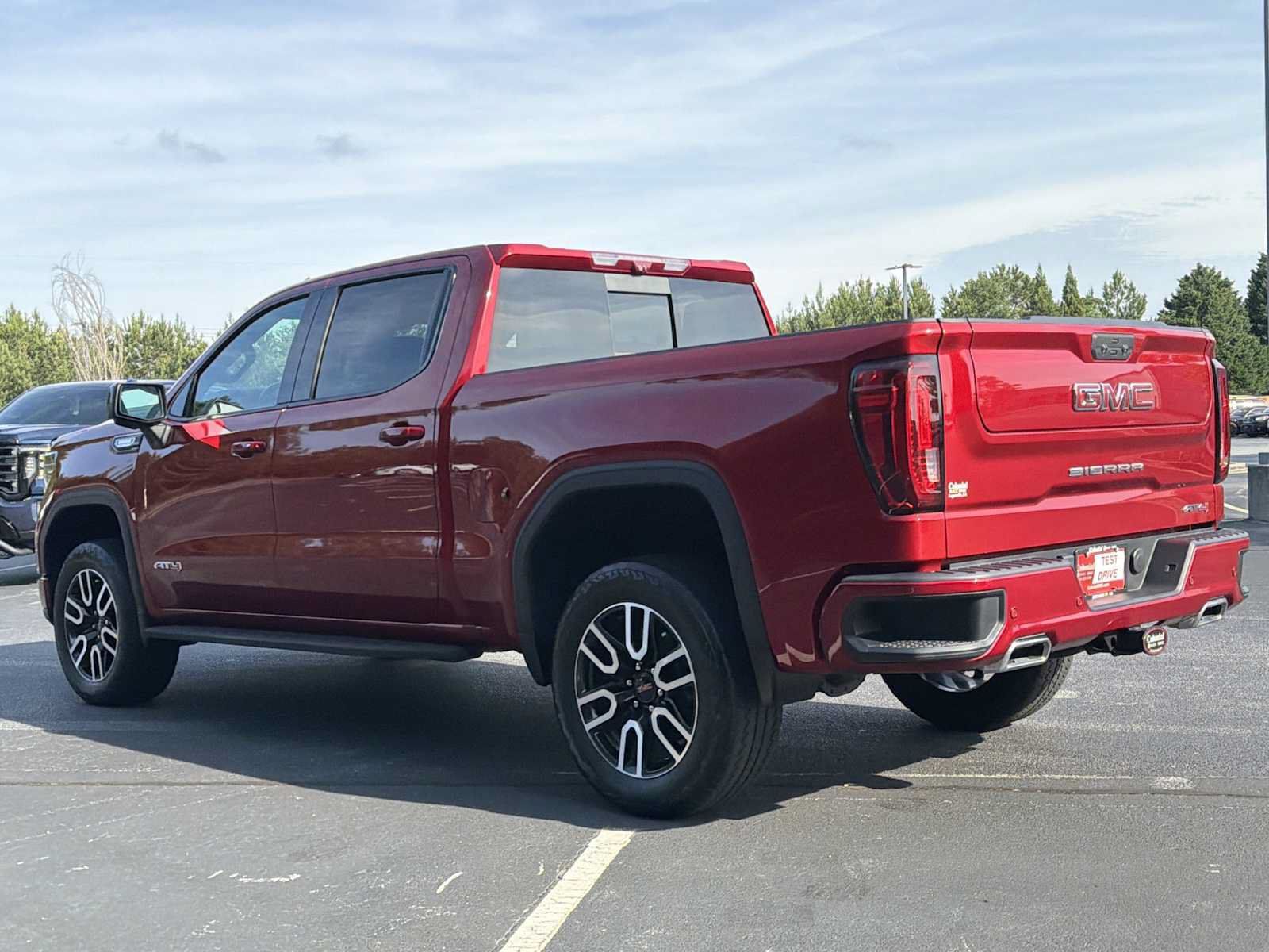 Used 2024 GMC Sierra 1500 AT4 w/ Technology Package AWD/4WD image 26