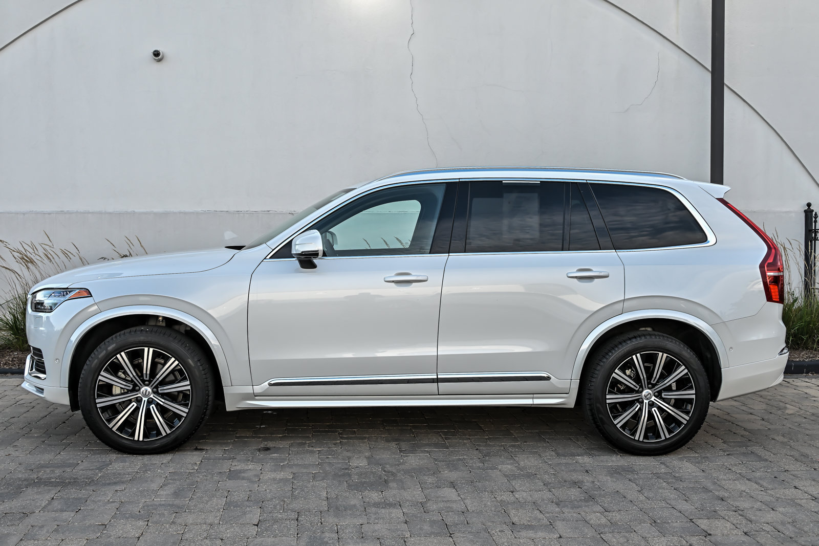Used 2025 Volvo XC90 B6 Plus w/ Protection Package Premier AWD/4WD image 10