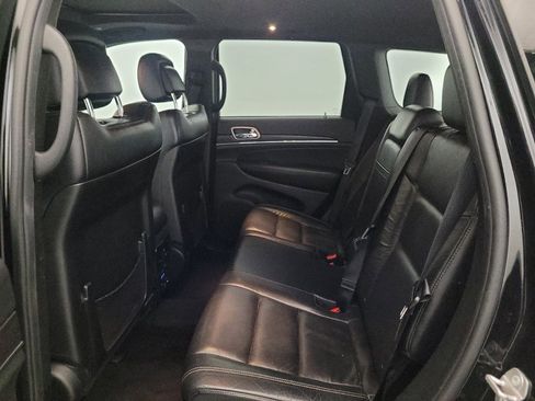 Used 2017 Jeep Grand Cherokee Limited AWD/4WD image 18