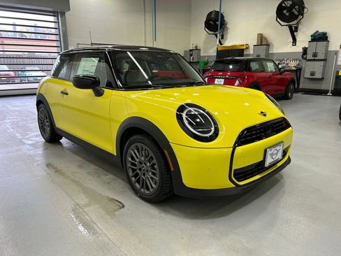 Certified 2025 MINI Cooper S image 7