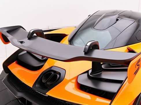 Used 2019 McLaren Senna image 27