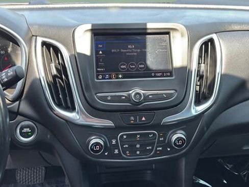 Used 2022 Chevrolet Equinox LT FWD image 25