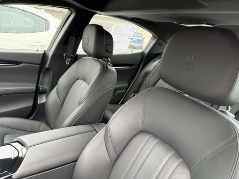 Used 2023 Maserati Ghibli Modena Q4 image 9