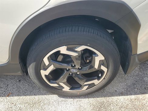 Used 2023 Subaru Crosstrek 2.5i Limited w/ Moonroof Package image 6