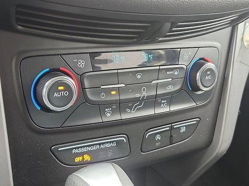 Certified 2017 Ford Escape SE w/ Equipment Group 201A image 11