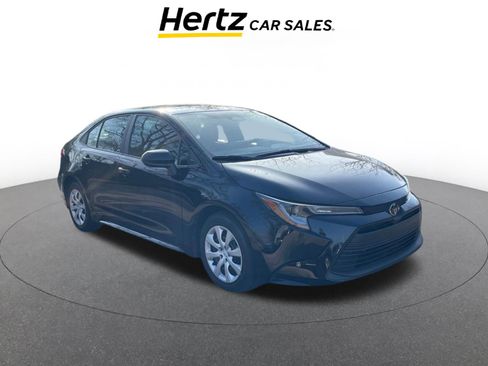Used 2025 Toyota Corolla LE image 1