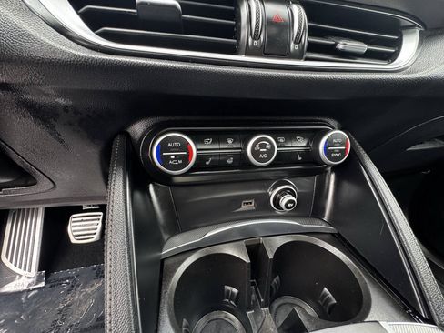 Used 2019 Alfa Romeo Stelvio Sport w/ Quick Order Package 22J Sport AWD/4WD image 33