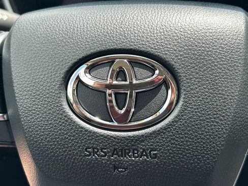 Used 2026 Toyota Highlander Limited AWD/4WD image 42