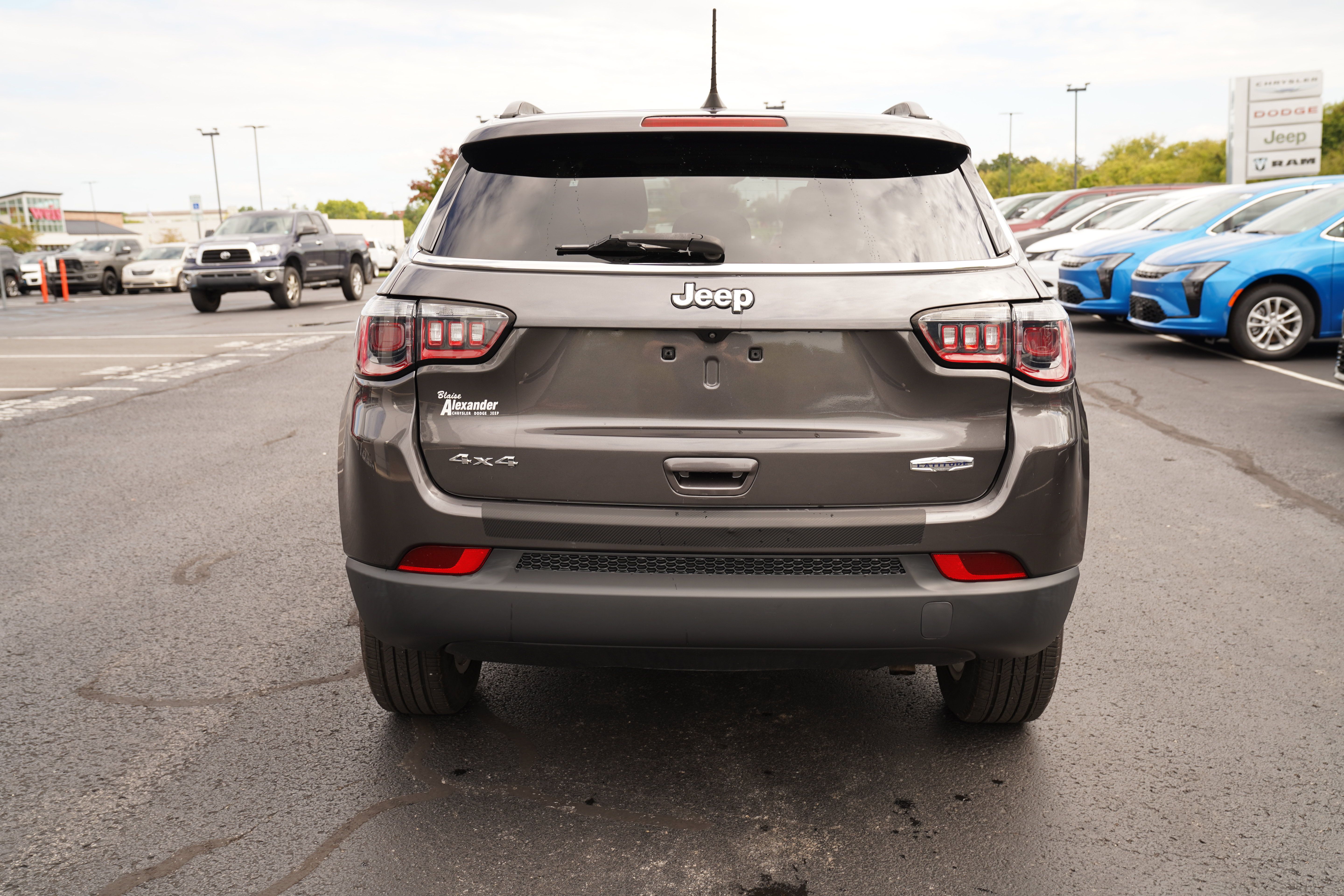 Used 2022 Jeep Compass Latitude w/ Convenience Group AWD/4WD image 6