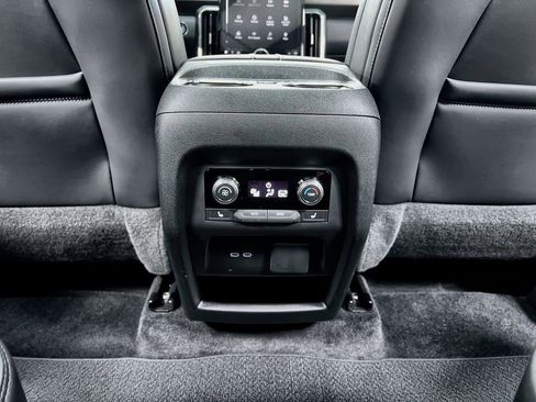 Used 2024 GMC Acadia Denali w/ Super Cruise Package image 21