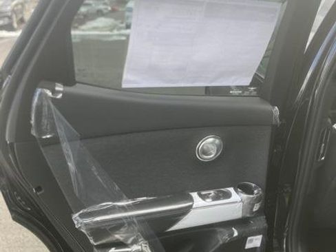 New 2025 Genesis GV60 Advanced image 24