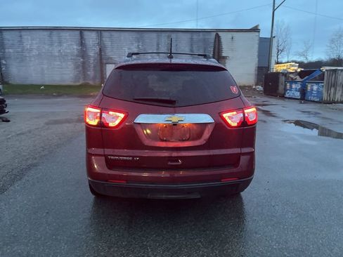 Used 2017 Chevrolet Traverse LT w/ Style and Technology Package image 13