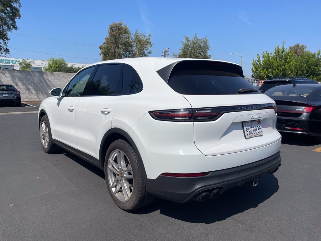 Used 2023 Porsche Cayenne w/ Premium Package AWD/4WD image 4
