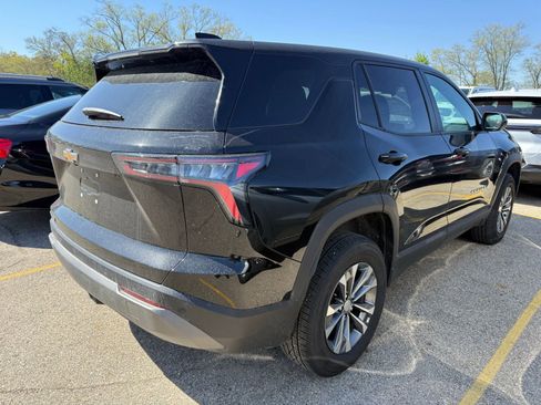 Used 2026 Chevrolet Equinox LT FWD image 2