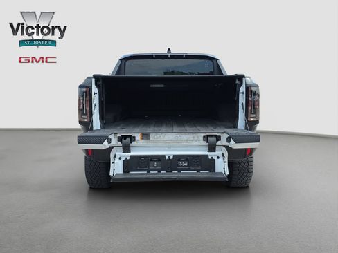 Used 2022 GMC Hummer EV Edition 1 w/ LPO, Illumination Package AWD/4WD image 17
