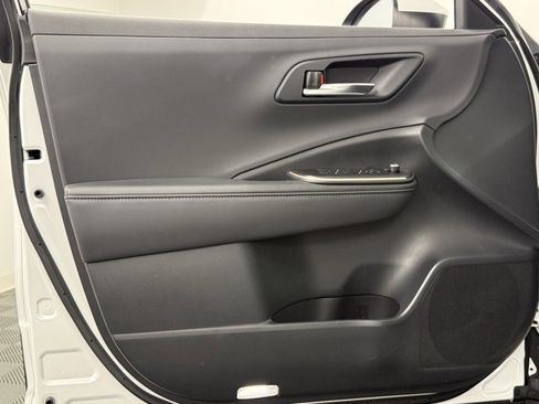 Used 2023 Toyota Crown XLE image 13