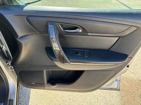 Used 2016 GMC Acadia SLT w/ Open Road Package image 11