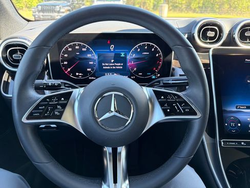 Used 2025 Mercedes-Benz GLC 300 image 35