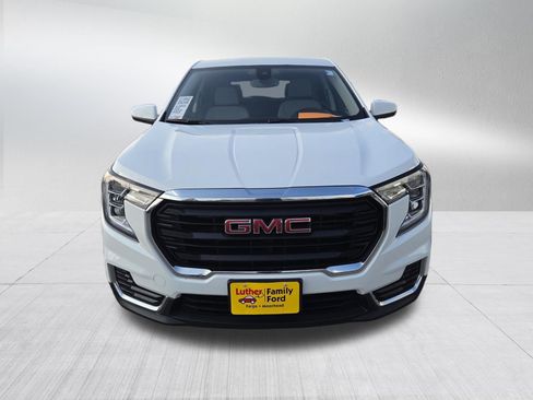 Used 2024 GMC Terrain SLE AWD/4WD image 2