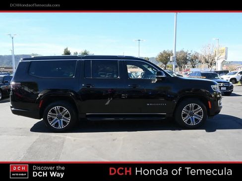 Used 2024 Jeep Wagoneer L Series II image 5