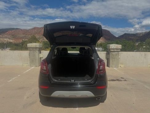 Used 2021 Buick Encore Preferred image 8