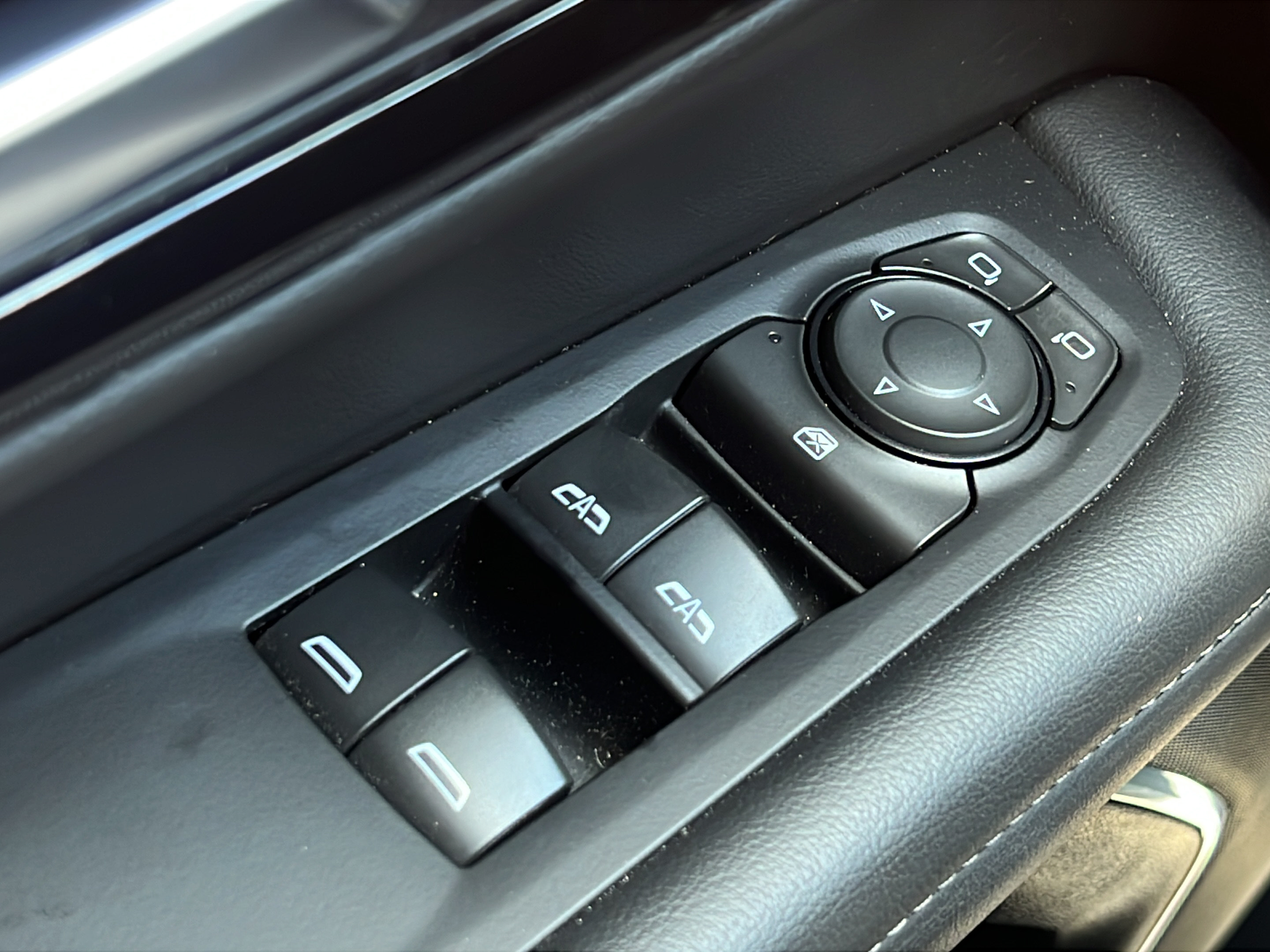 Used 2025 Chevrolet Tahoe LT RWD image 18
