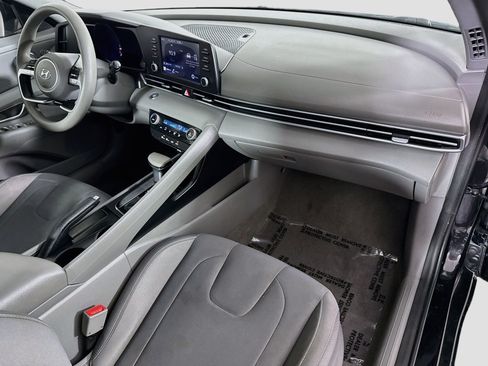 Used 2022 Hyundai Elantra SEL FWD image 30