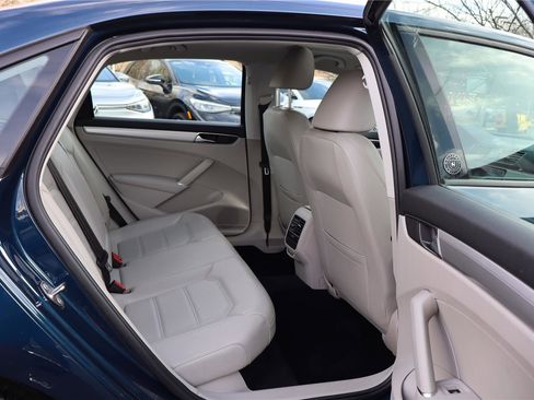 Used 2019 Volkswagen Passat 2.0T Wolfsburg image 30