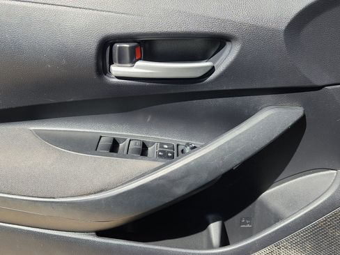 Used 2020 Toyota Corolla LE image 27