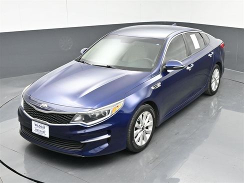 Used 2018 Kia Optima LX w/ 17" Alloy Wheels Package image 21