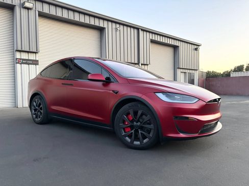Used 2025 Tesla Model X AWD/4WD image 2