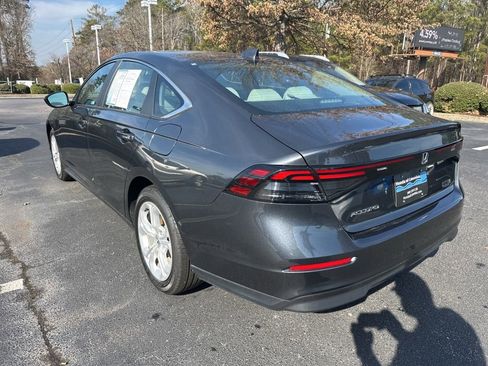 Certified 2025 Honda Accord LX image 5