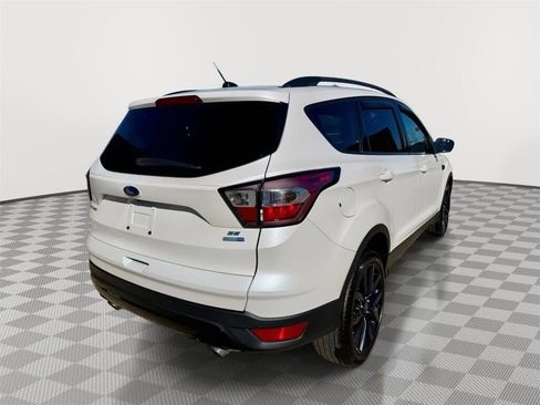 Used 2017 Ford Escape SE w/ Equipment Group 201A AWD/4WD image 8
