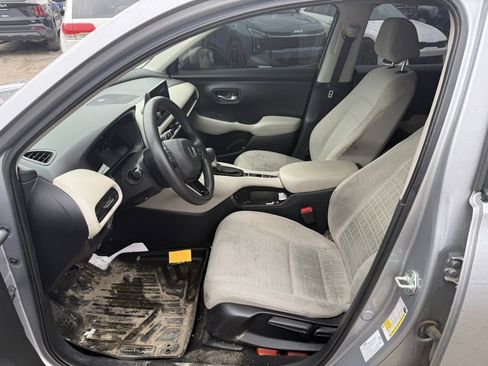 Used 2024 Honda HR-V LX image 8