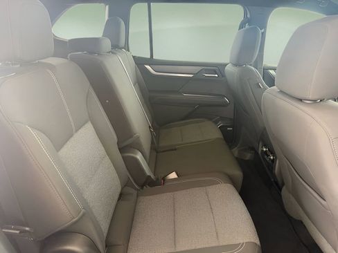 Used 2025 GMC Acadia Elevation image 22