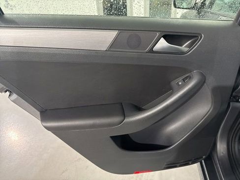 Used 2016 Volkswagen Jetta Sport image 19