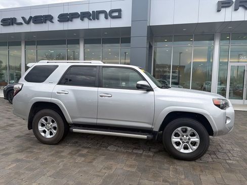 Used 2017 Toyota 4Runner SR5 image 11