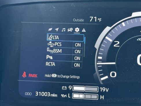 Used 2023 Toyota Tundra Platinum AWD/4WD image 23