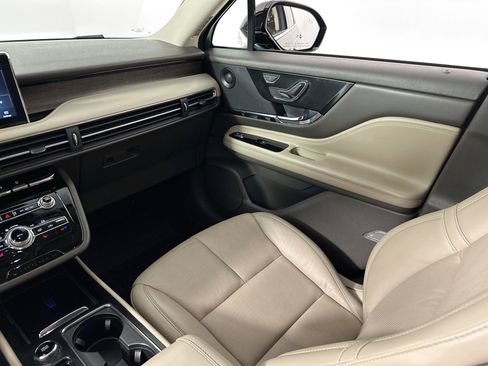 Used 2020 Lincoln Corsair Reserve w/ Rear Removable Package Tray image 25