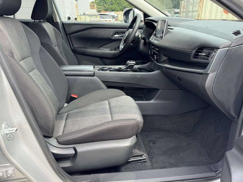 Used 2024 Nissan Rogue SV AWD/4WD image 14