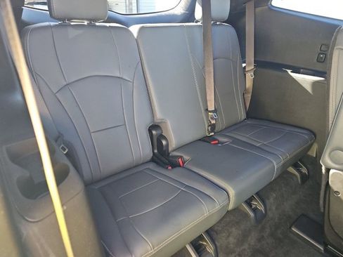 Used 2022 Buick Enclave Essence image 14