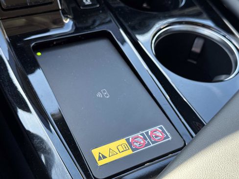 Used 2024 Toyota Mirai w/ Advanced Technology Package image 25