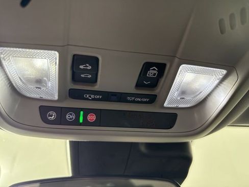 Used 2024 Chevrolet Malibu LT image 19