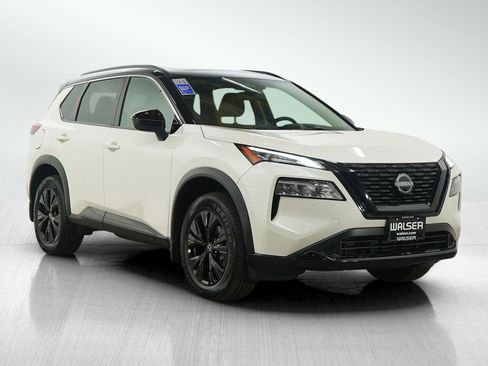 Used 2023 Nissan Rogue SV w/ SV Premium B Package image 7