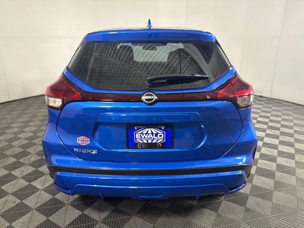 Used 2024 Nissan Kicks S FWD image 8