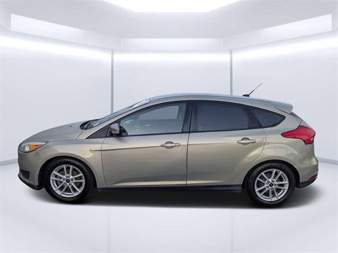 Used 2016 Ford Focus SE image 6