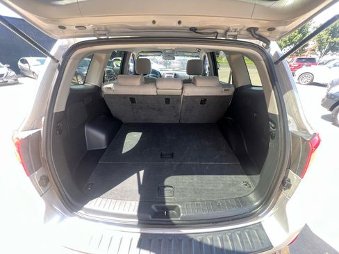Used 2009 Hyundai Santa Fe GLS FWD image 9